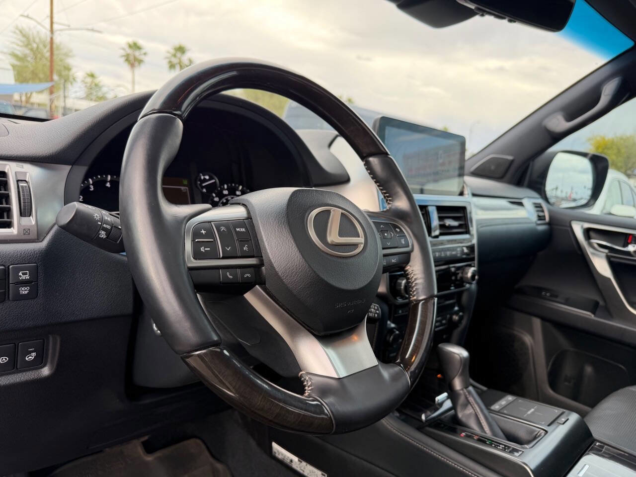 Used 2023 Lexus GX 460 Luxury w/ Sport Design Package image 35