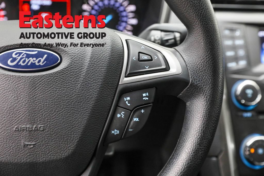 Used 2018 Ford Fusion SE image 16