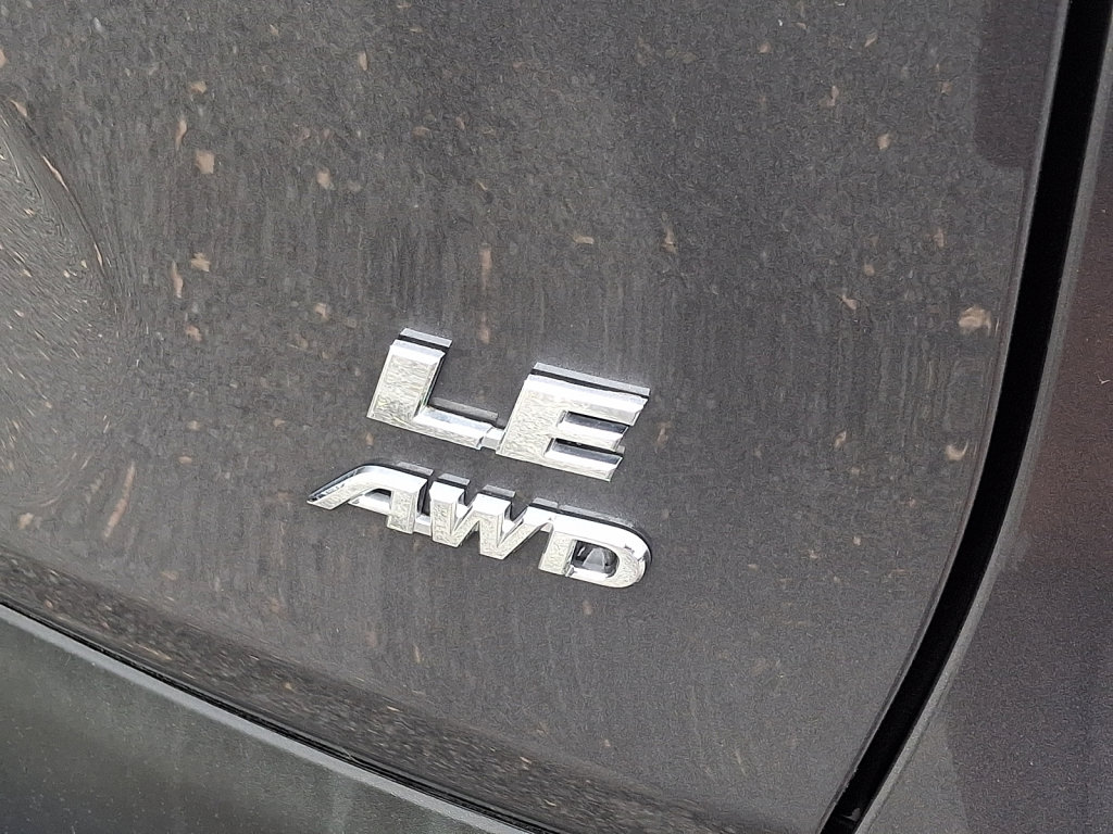 Used 2023 Toyota RAV4 LE AWD/4WD image 16