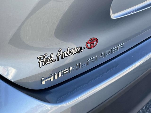 Used 2023 Toyota Highlander XLE image 11