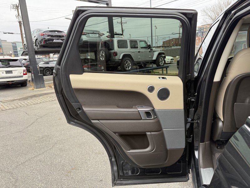 Used 2018 Land Rover Range Rover Sport HSE image 13