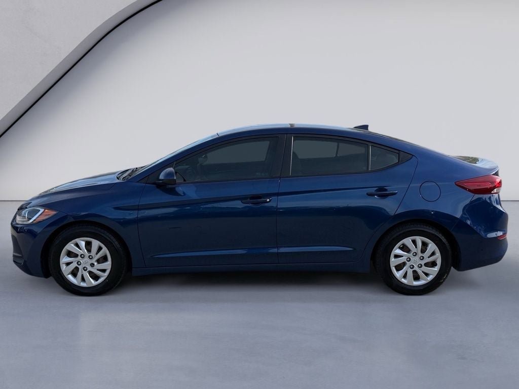 Used 2017 Hyundai Elantra SE FWD image 2