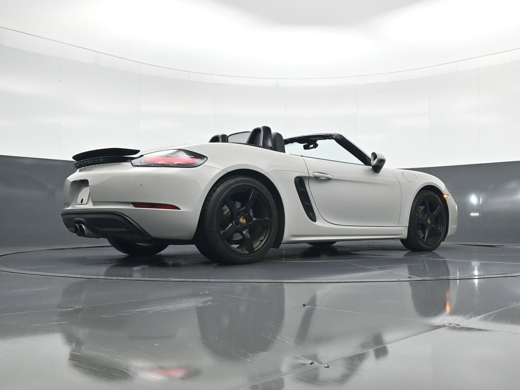 Used 2018 Porsche 718 Boxster image 24