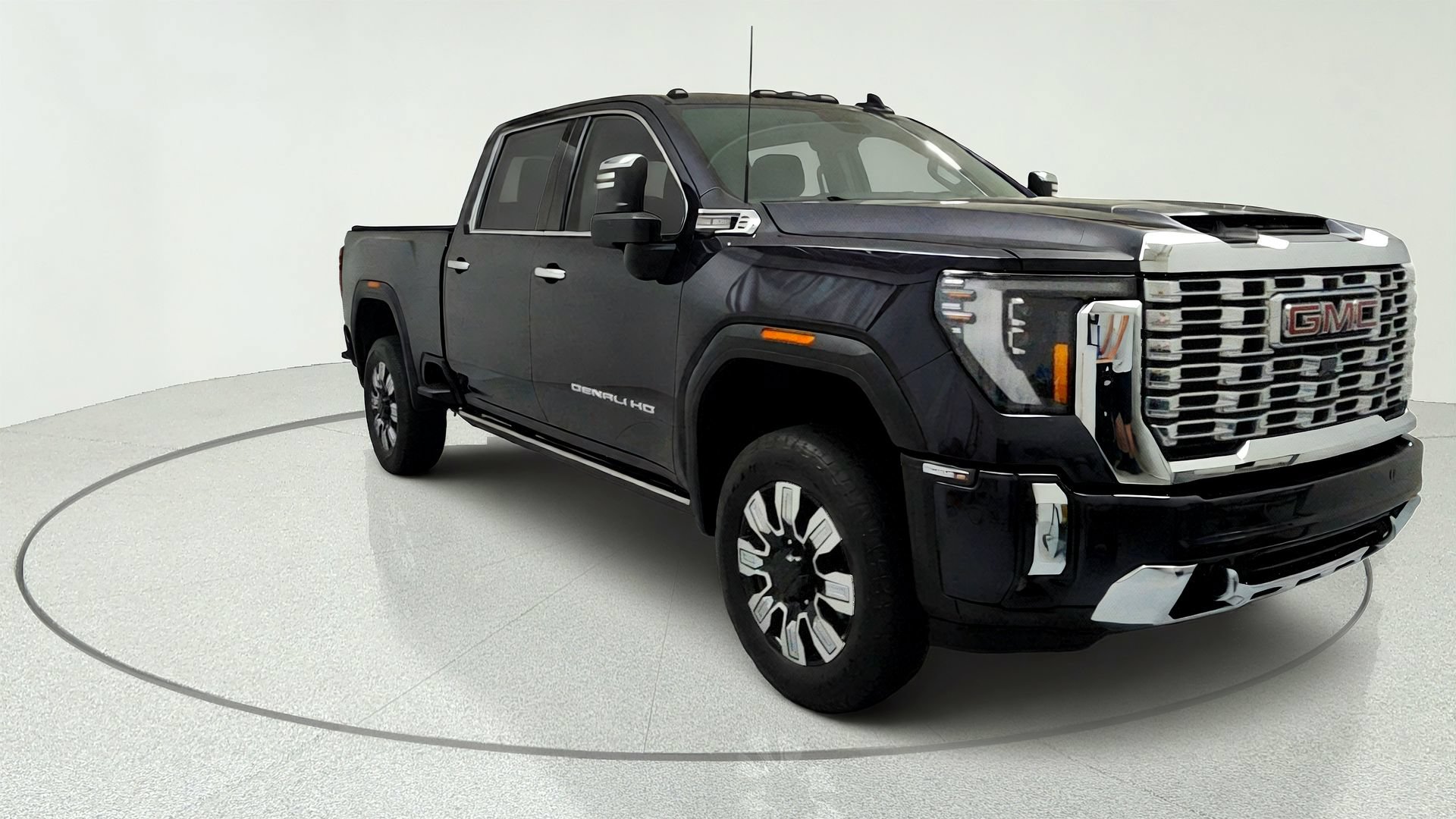 Used 2024 GMC Sierra 3500 Denali w/ Denali Reserve Package AWD/4WD image 7