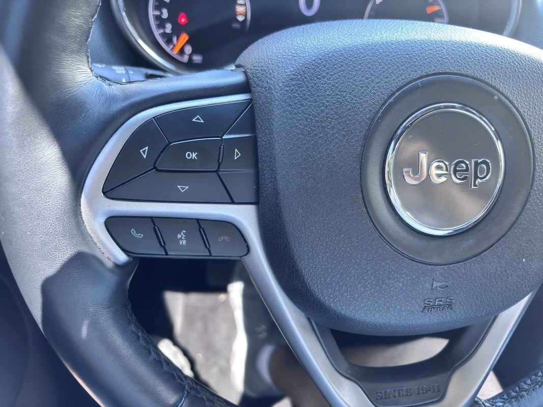 Used 2018 Jeep Grand Cherokee Altitude AWD/4WD image 19