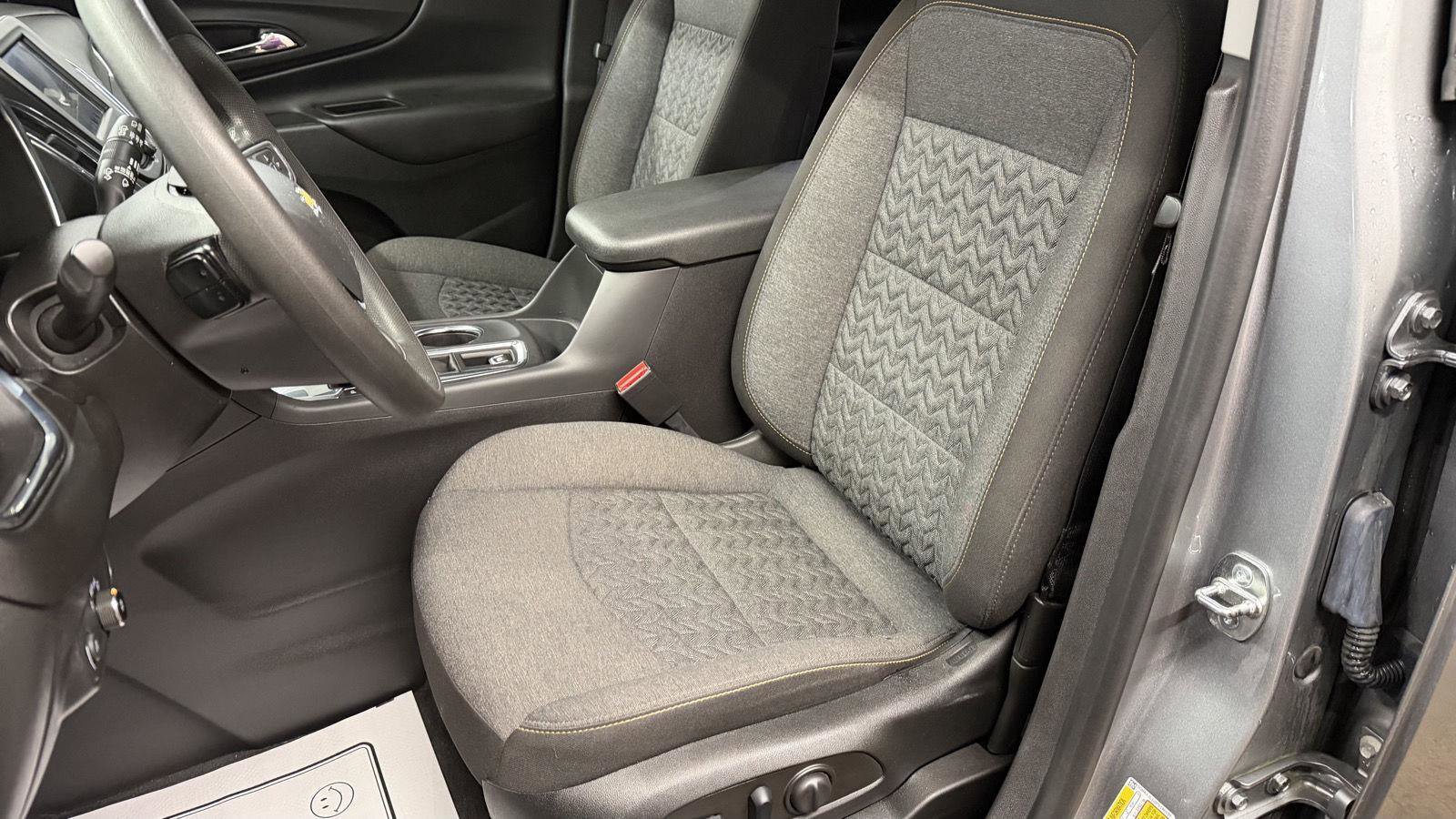 Used 2023 Chevrolet Equinox LT image 12