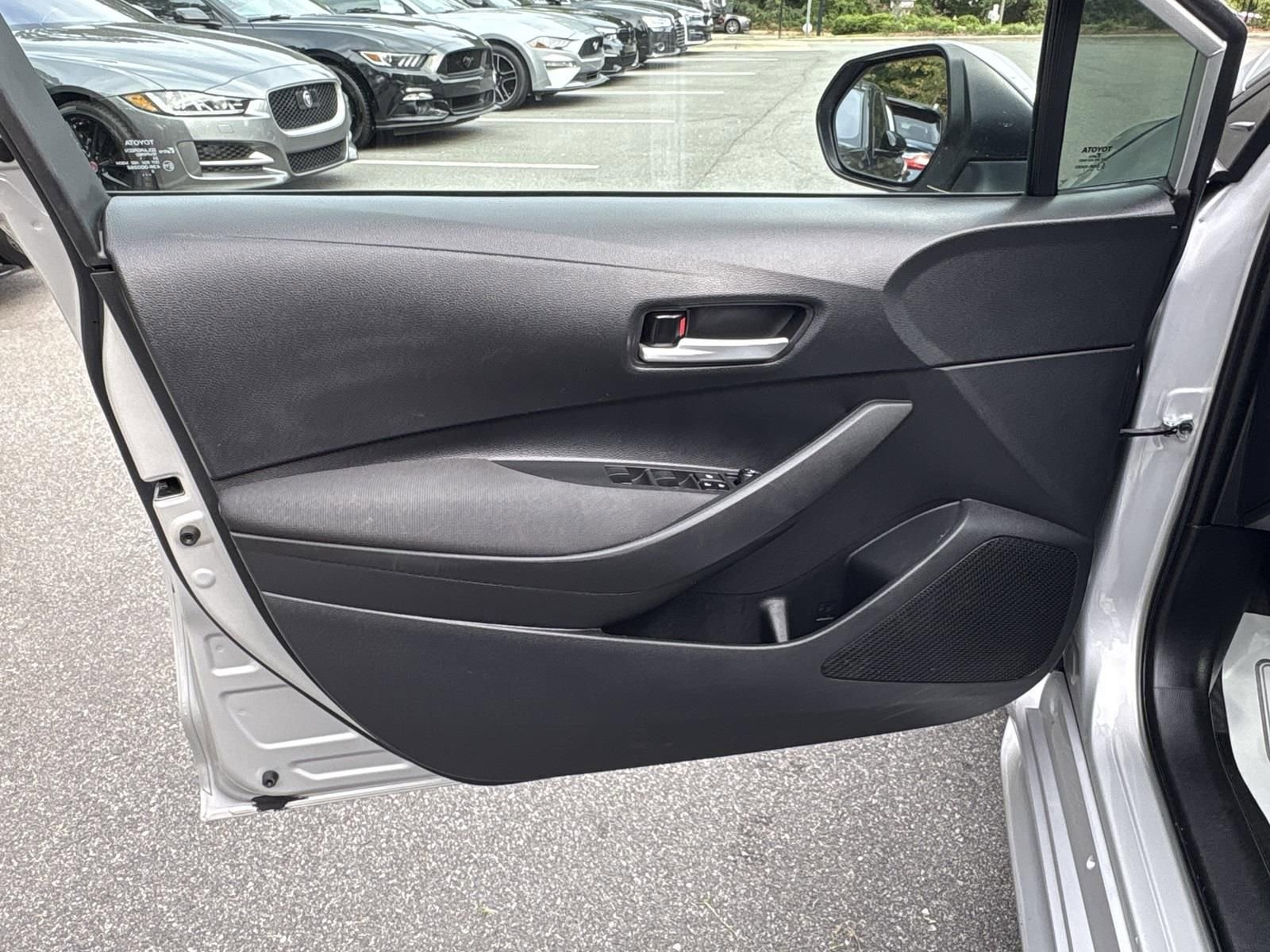Used 2021 Toyota Corolla LE FWD image 14