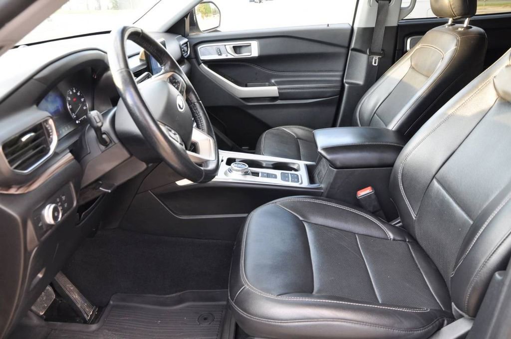 Used 2022 Ford Explorer Limited image 10