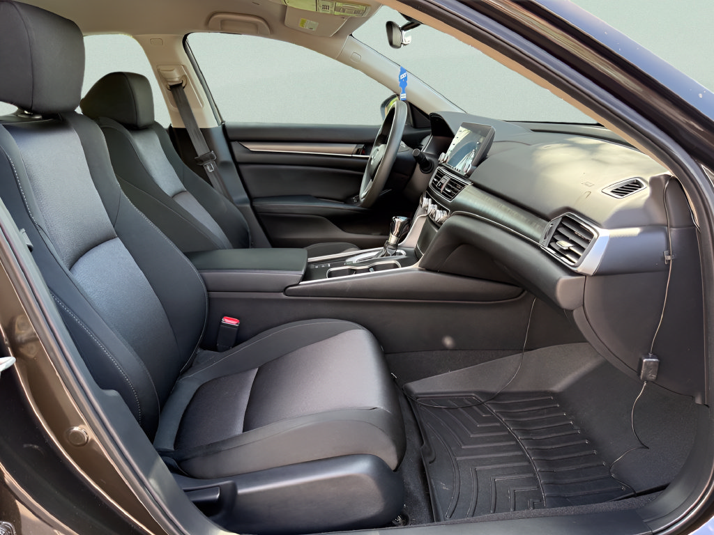Used 2018 Honda Accord LX image 13