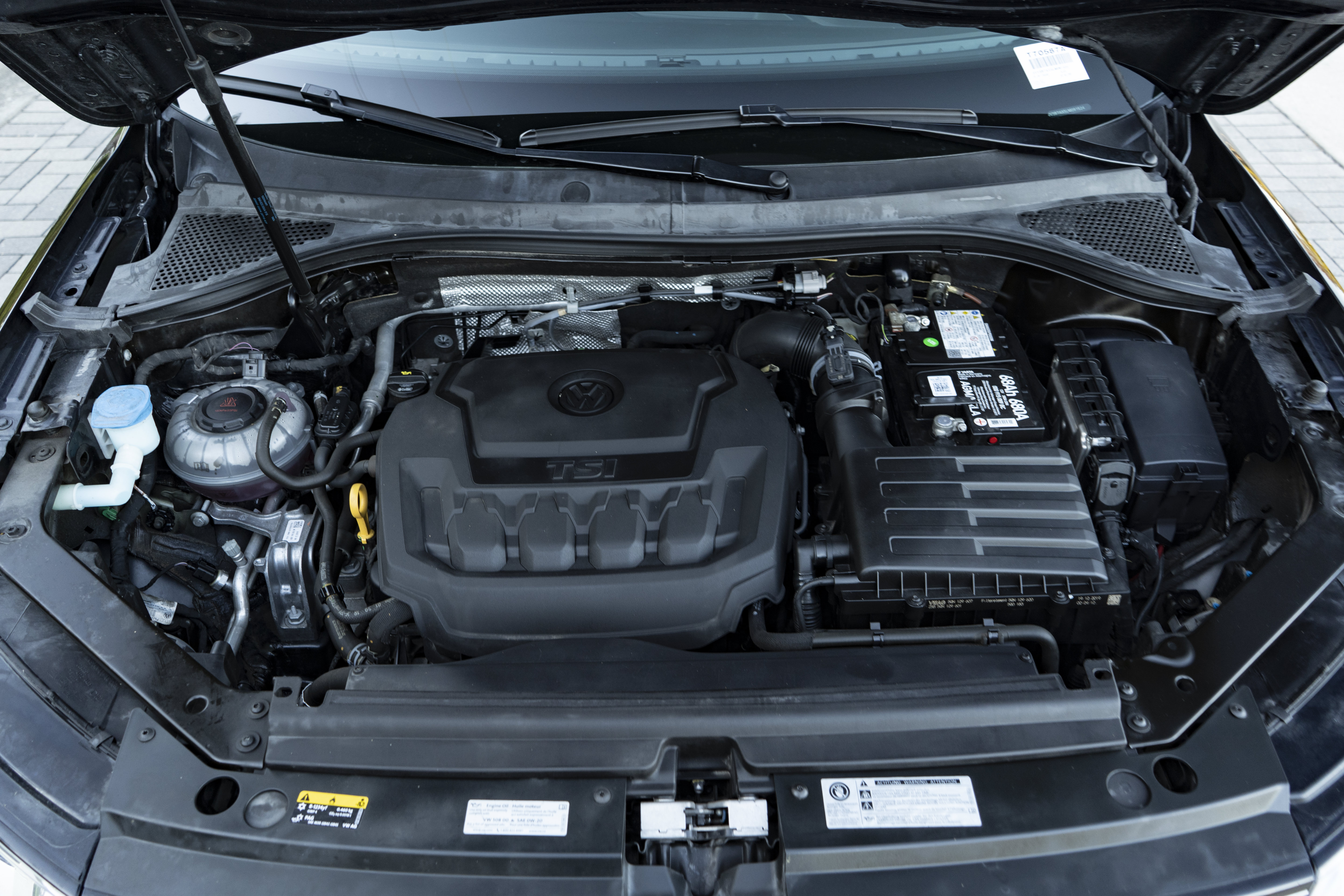 Certified 2020 Volkswagen Tiguan SEL FWD image 41