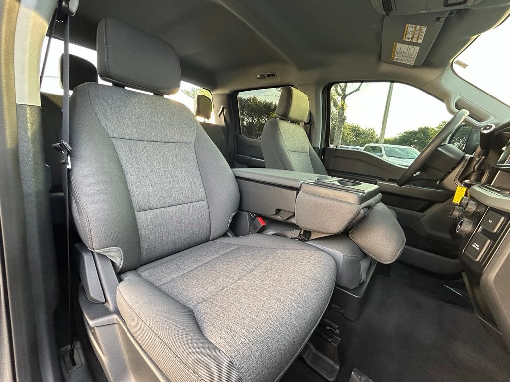 Certified 2025 Ford F250 XL w/ STX Appearance Package AWD/4WD image 27