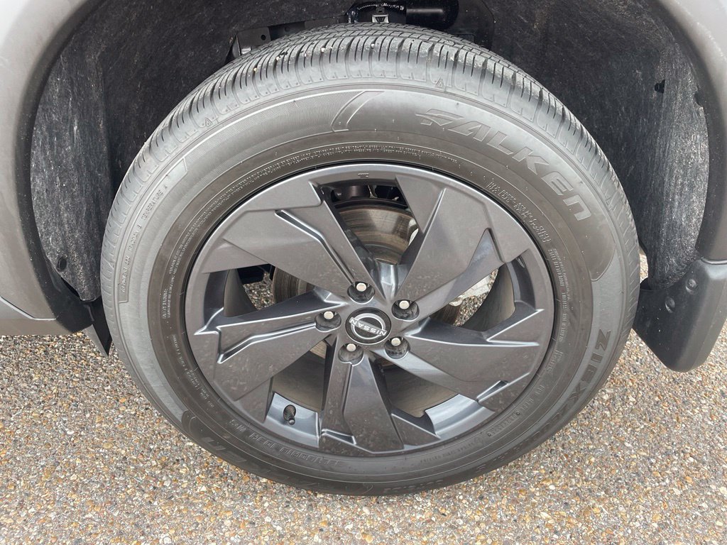 Certified 2026 Nissan Rogue SV FWD image 10