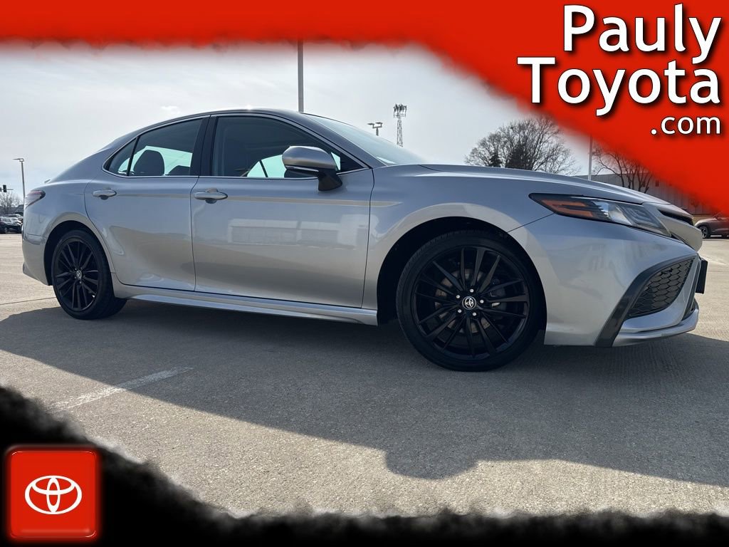 Used 2021 Toyota Camry XSE FWD image 1