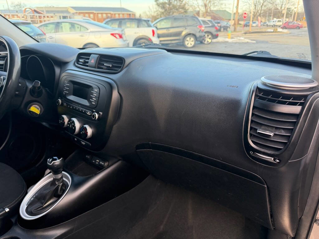 Used 2015 Kia Soul image 11