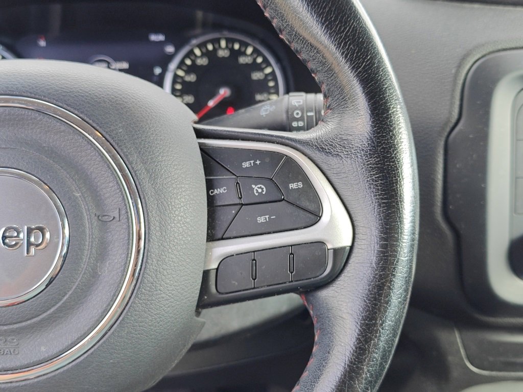 Used 2016 Jeep Renegade Trailhawk image 16