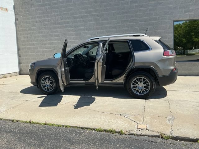 Used 2021 Jeep Cherokee Latitude Lux w/ Comfort/Convenience Group AWD/4WD image 13