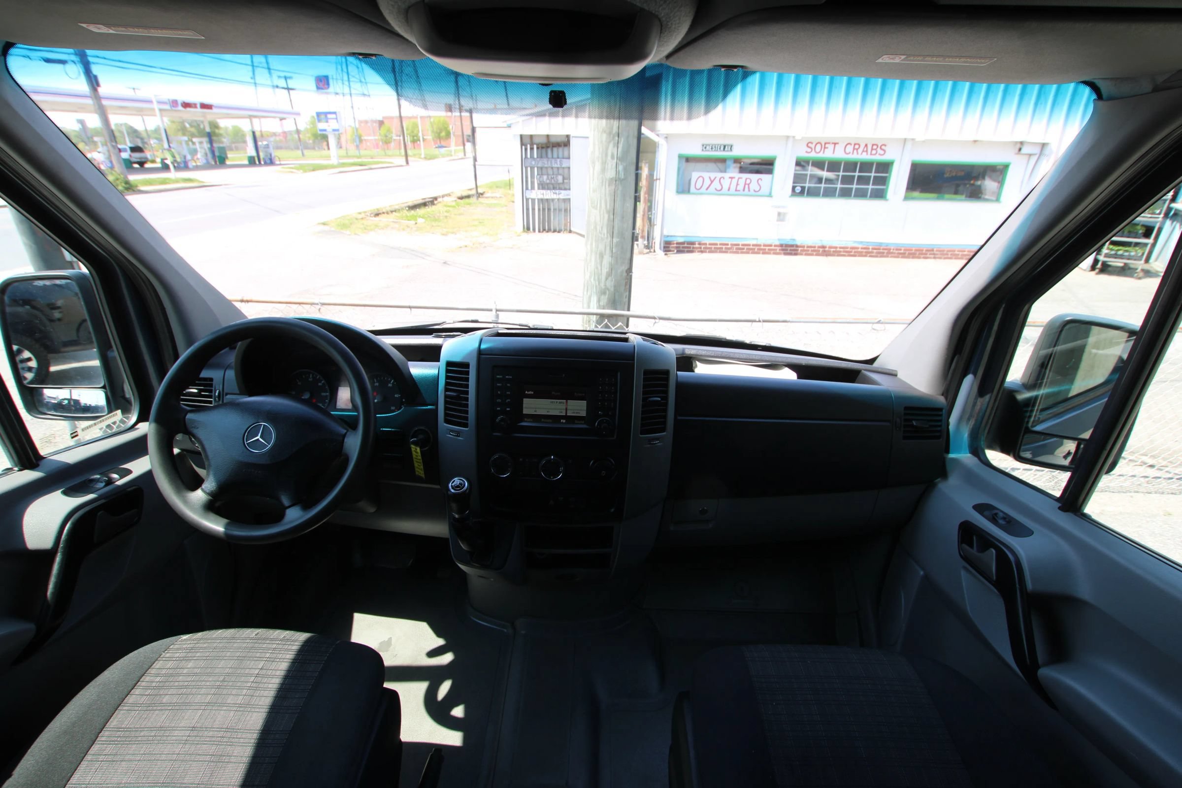 Used 2018 Mercedes-Benz Sprinter 2500 image 13