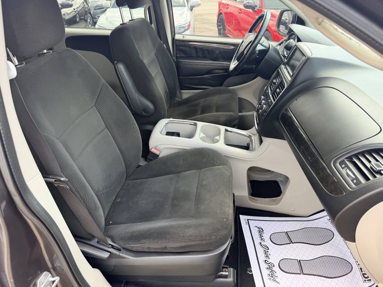 Used 2015 Dodge Grand Caravan SXT w/ UConnect Hands-Free Group FWD image 23