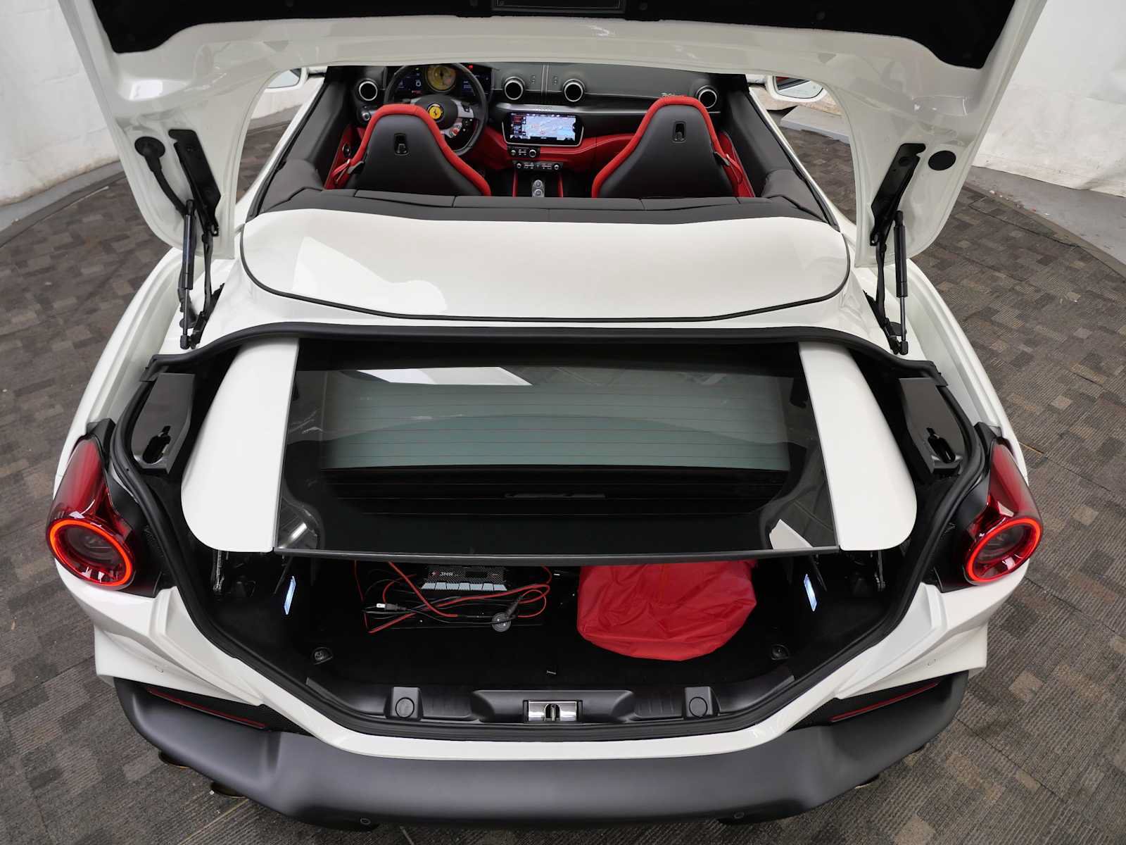 Certified 2022 Ferrari Portofino M RWD image 34