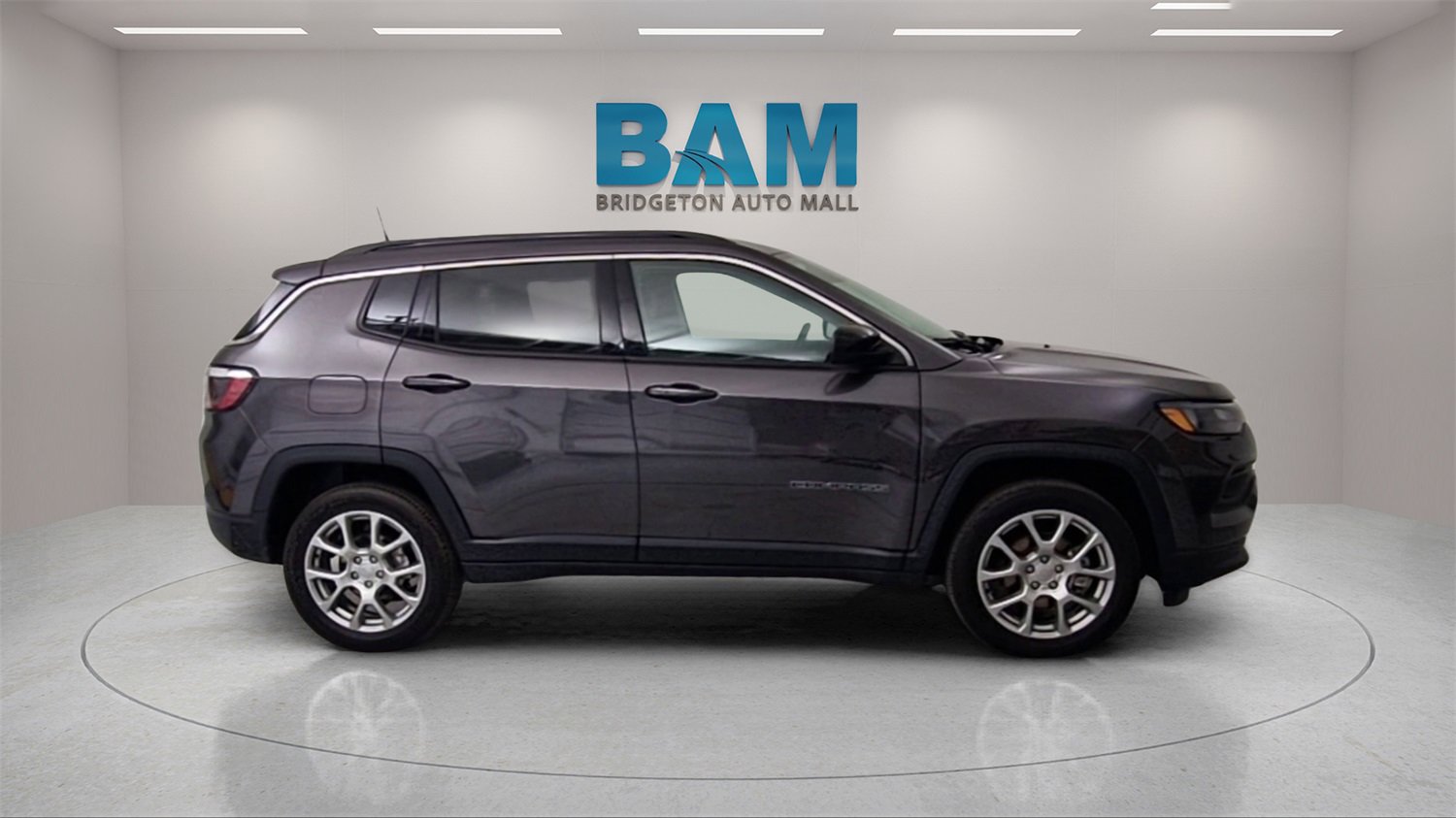 Used 2022 Jeep Compass Latitude image 10