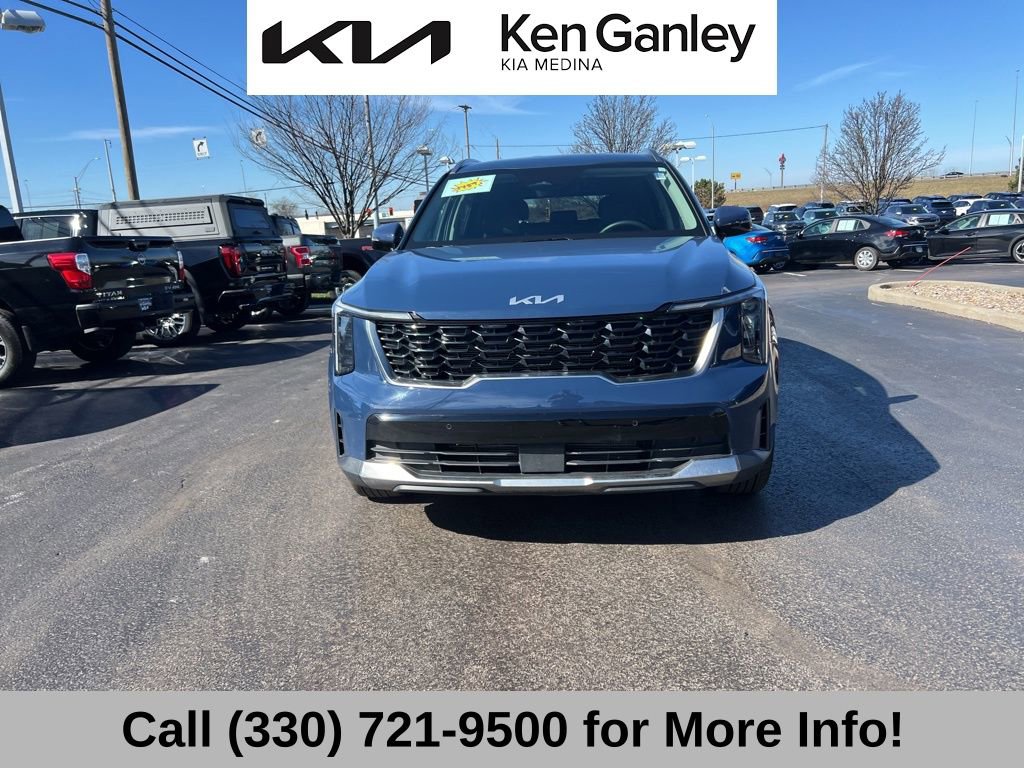 Certified 2025 Kia Sorento S image 4