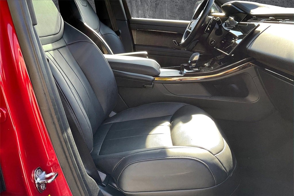 Used 2025 Land Rover Range Rover Sport Dynamic SE image 28