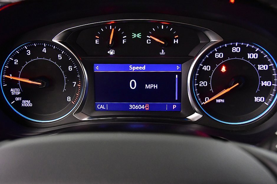 Used 2023 Chevrolet Traverse LT w/ Rear Camera Mirror Package image 16