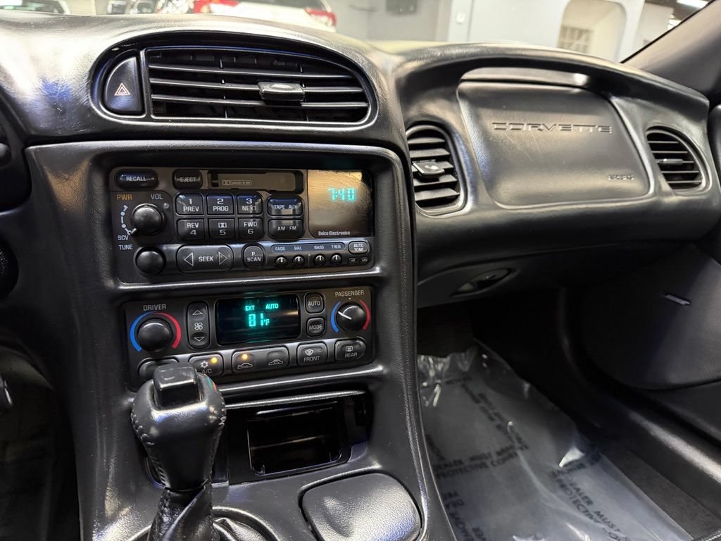 Used 2004 Chevrolet Corvette Convertible w/ Preferred Equipment Group RWD image 25