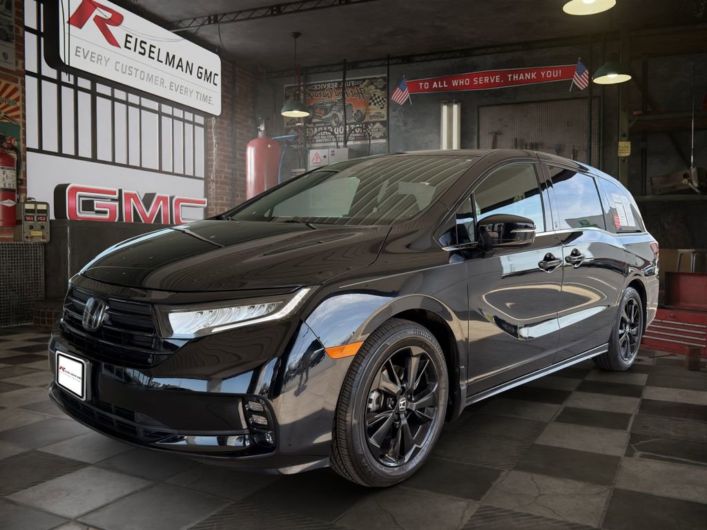 Used 2023 Honda Odyssey Sport image 1