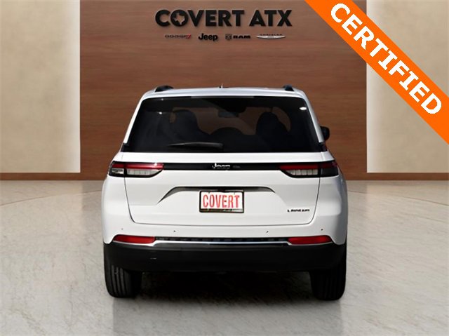 Used 2023 Jeep Grand Cherokee Laredo image 4