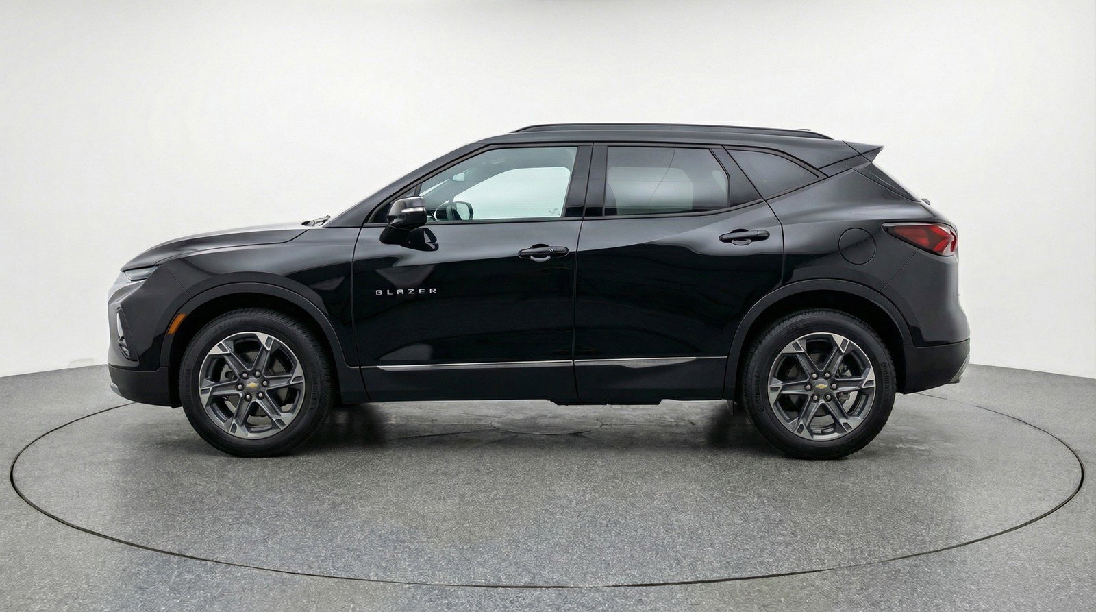 Used 2025 Chevrolet Blazer LT image 5