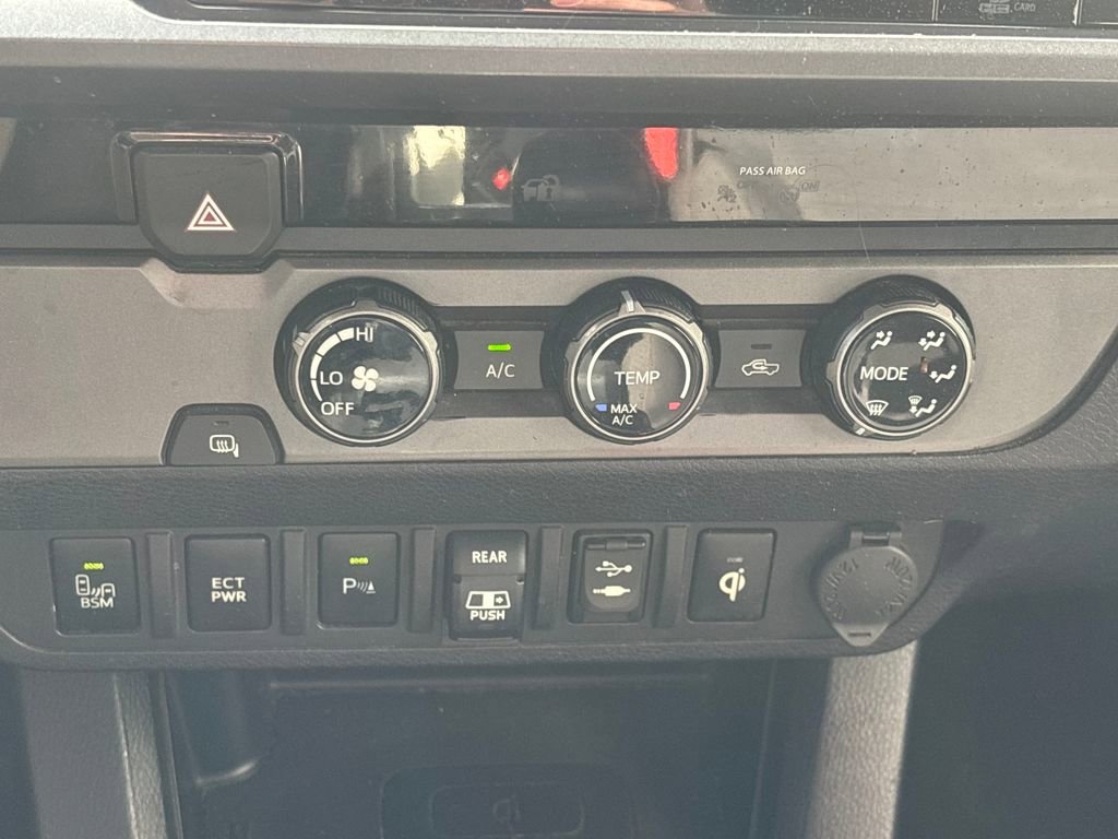 Used 2018 Toyota Tacoma TRD Sport w/ Technology Package image 11