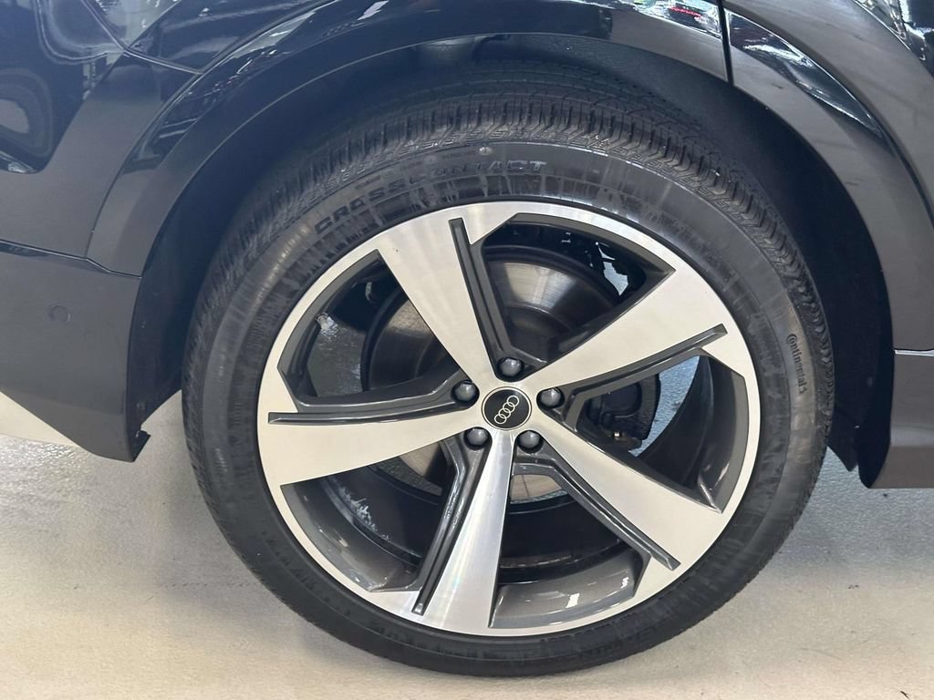 Used 2024 Audi SQ8 Prestige AWD/4WD image 7
