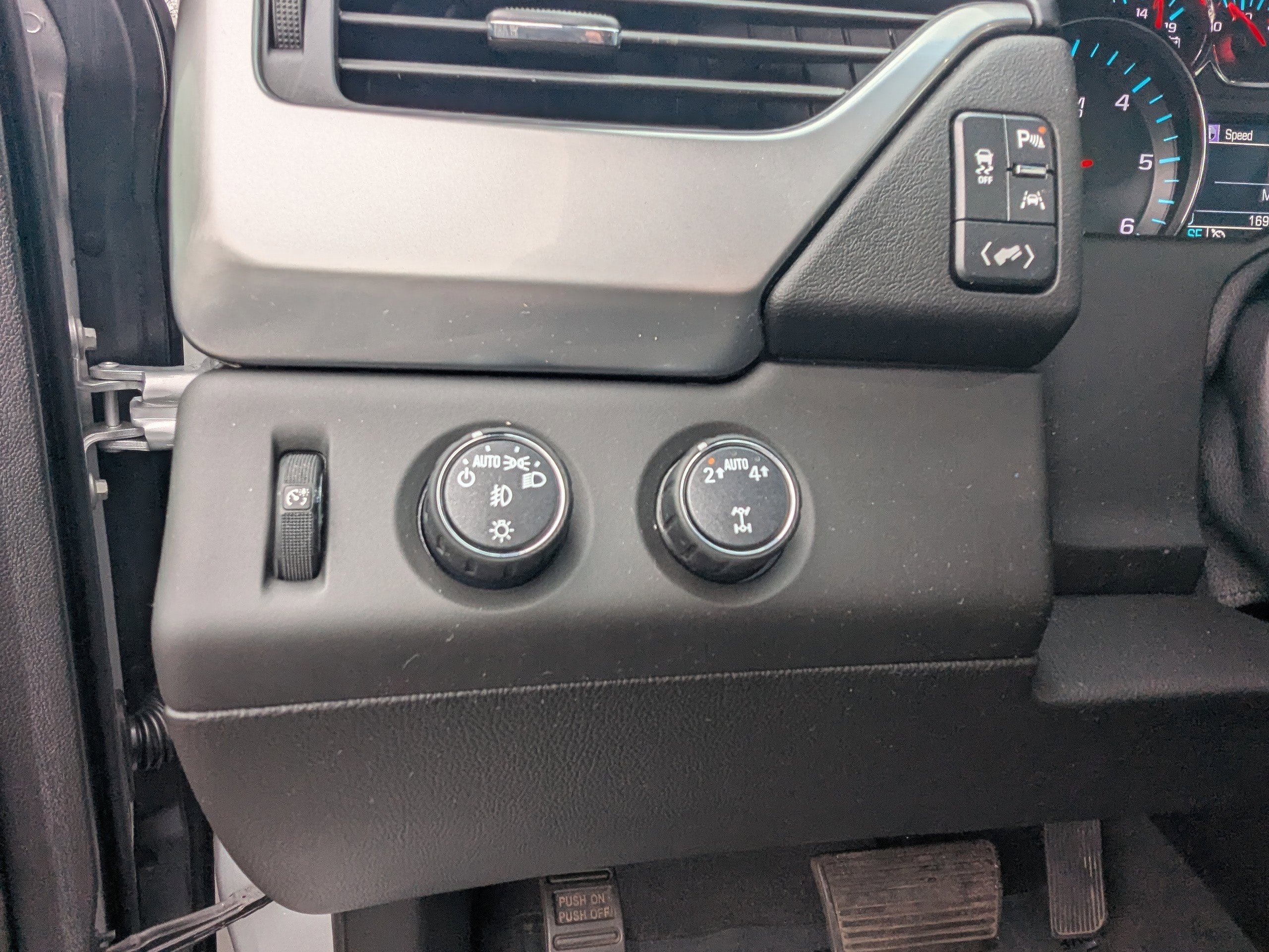 Used 2019 Chevrolet Tahoe LT image 21