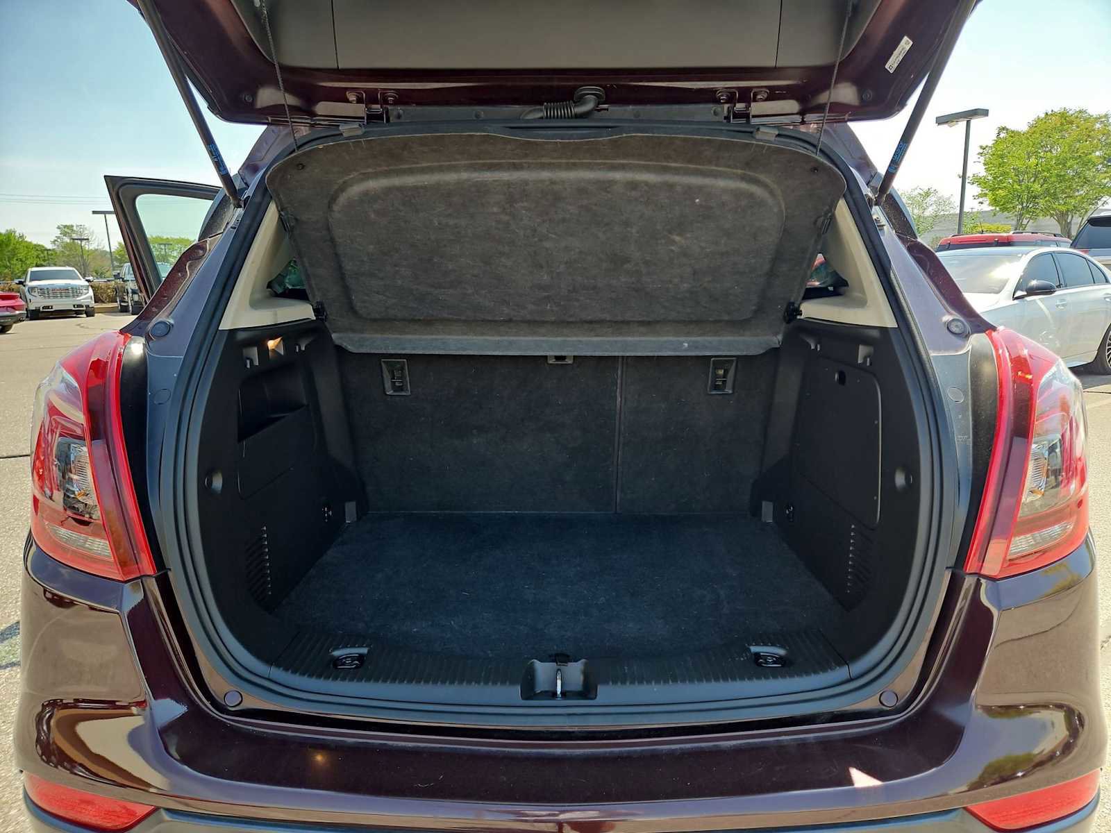 Used 2018 Buick Encore Preferred image 33