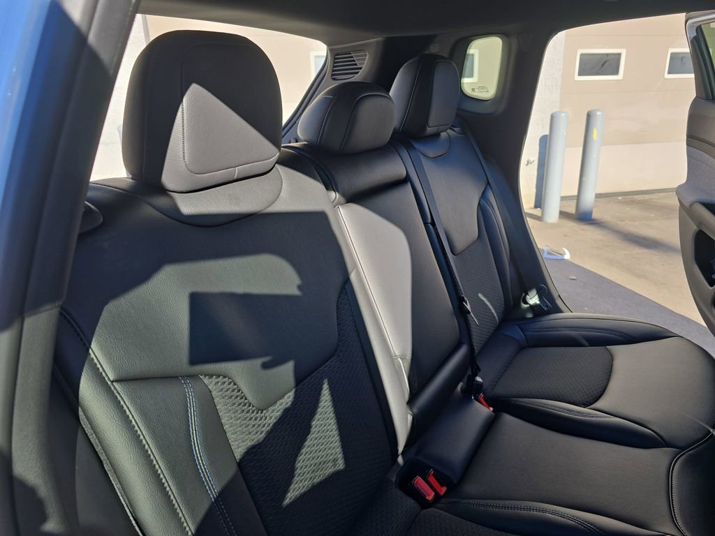 New 2026 Jeep Compass Latitude image 11