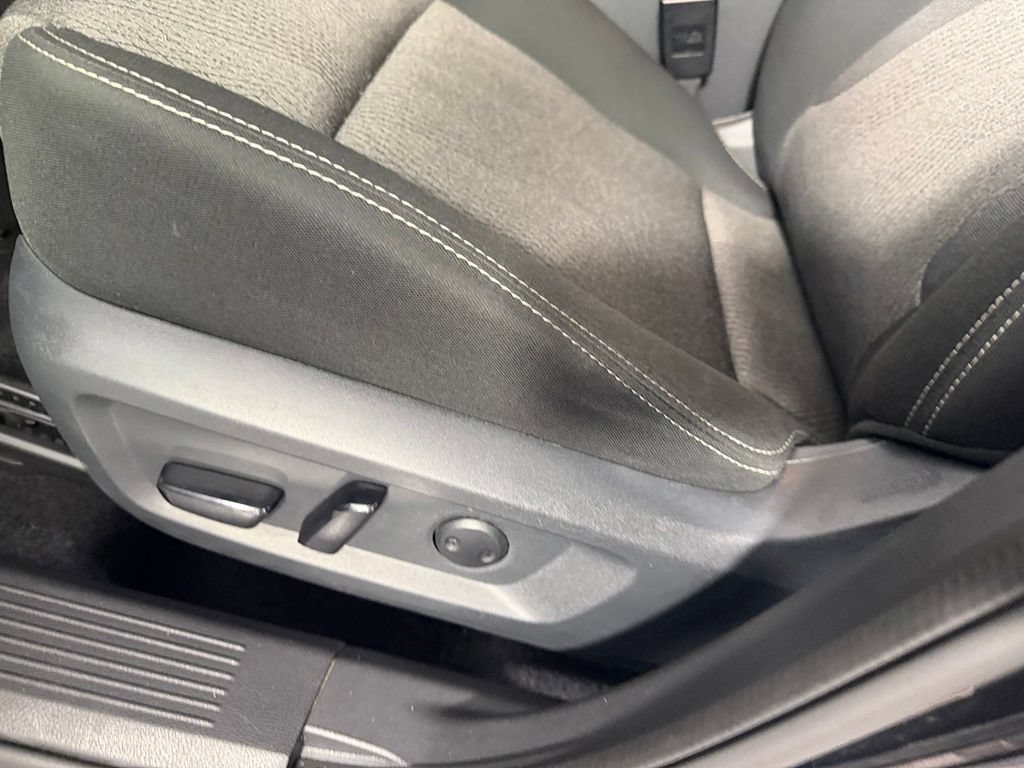 Used 2025 Nissan Rogue SV FWD image 22