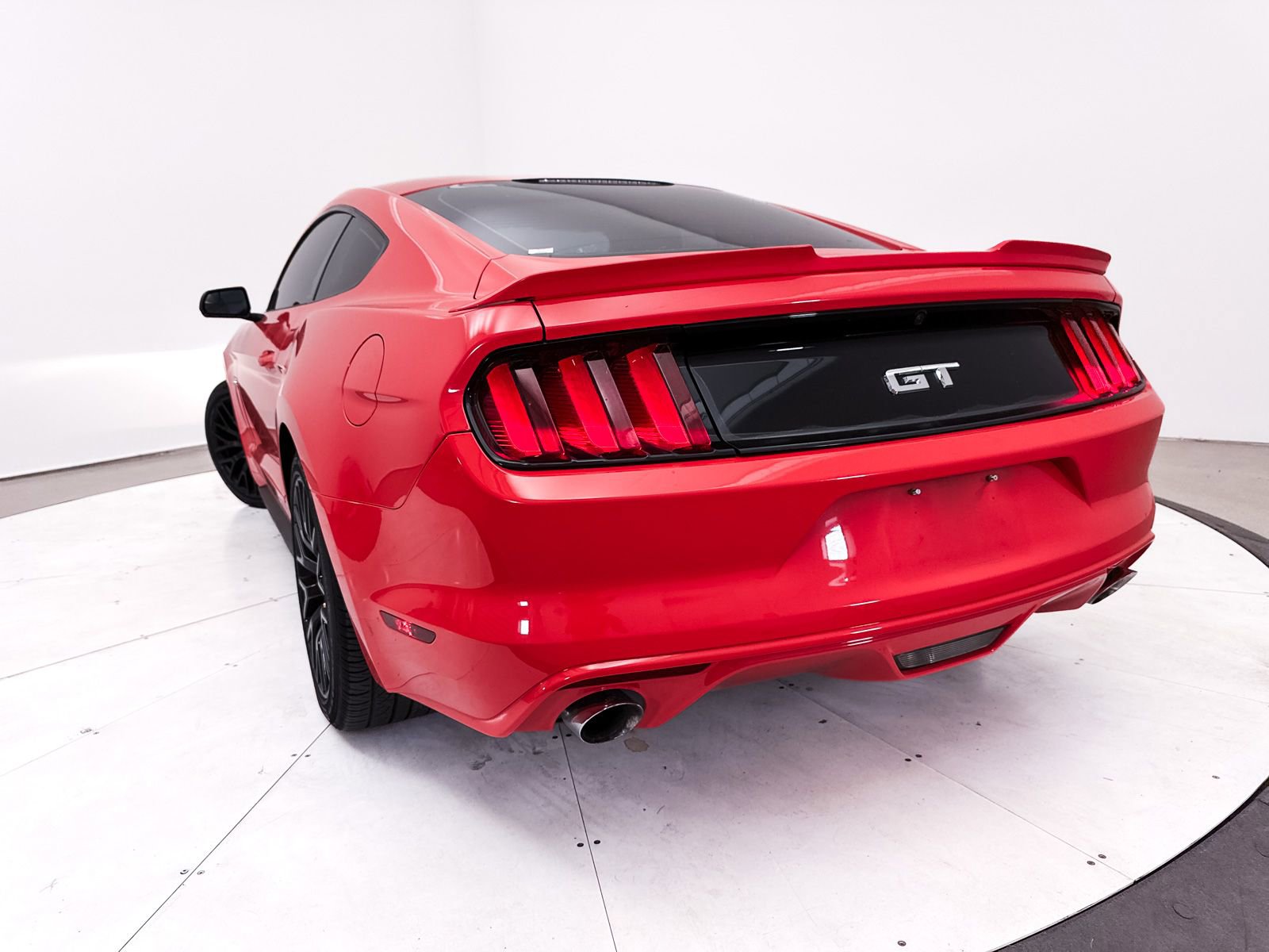 Used 2016 Ford Mustang GT w/ GT Performance Package RWD image 6
