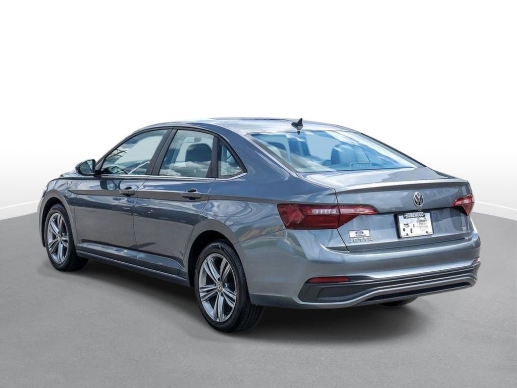 Used 2024 Volkswagen Jetta SE FWD image 6