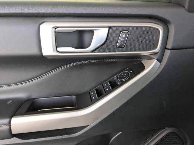 Used 2023 Ford Explorer XLT w/ Equipment Group 202A AWD/4WD image 26
