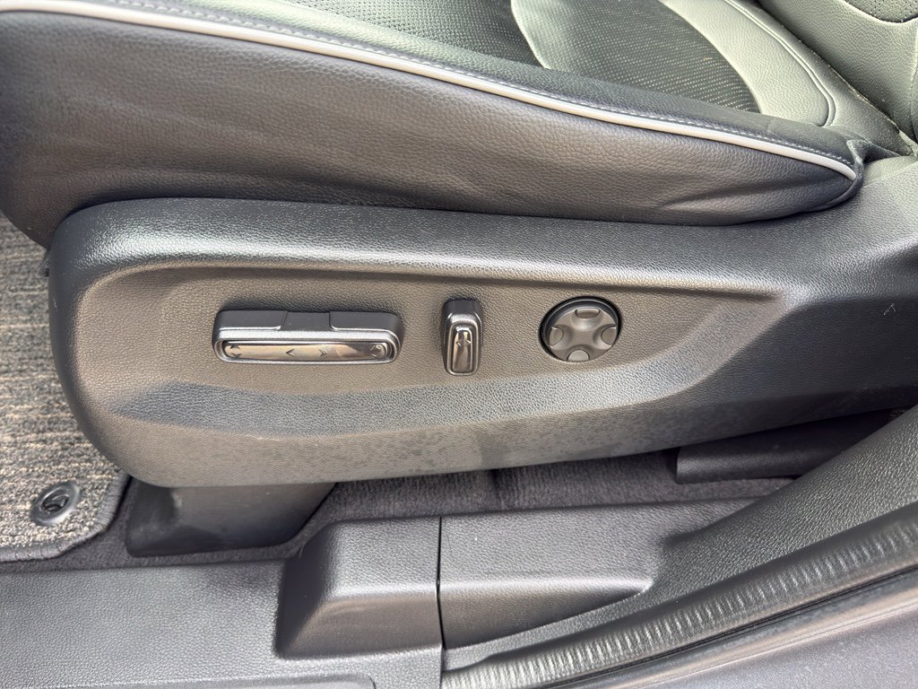 Used 2023 Honda Odyssey Elite image 11