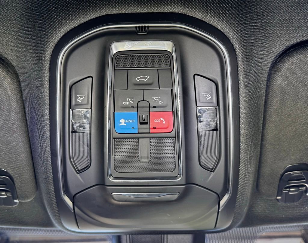 Used 2024 Jeep Wagoneer L Series II w/ Flexible Seating Group AWD/4WD image 33