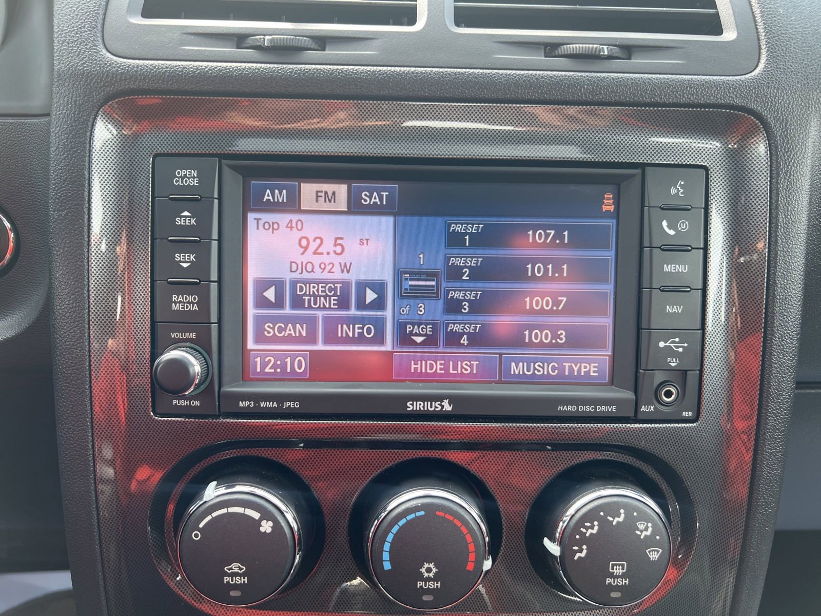 Used 2009 Dodge Challenger SRT8 w/ SRT Option Group II image 28