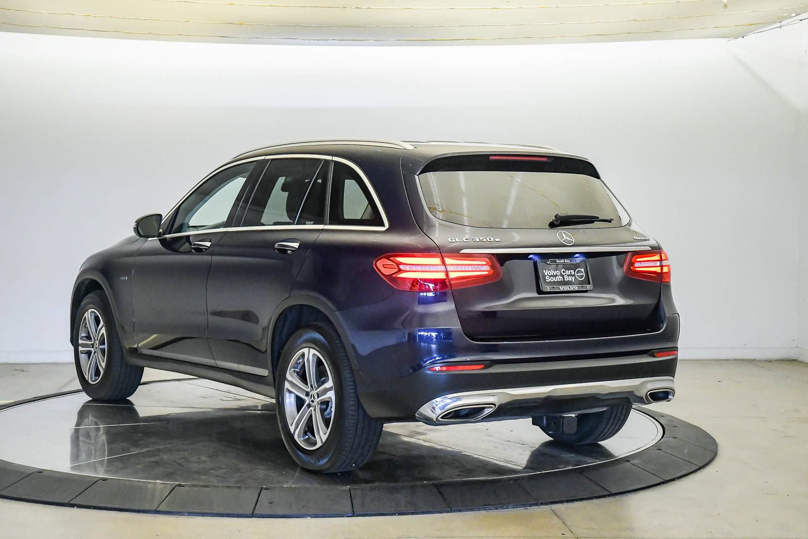 Used 2019 Mercedes-Benz GLC 350e 4MATIC image 2