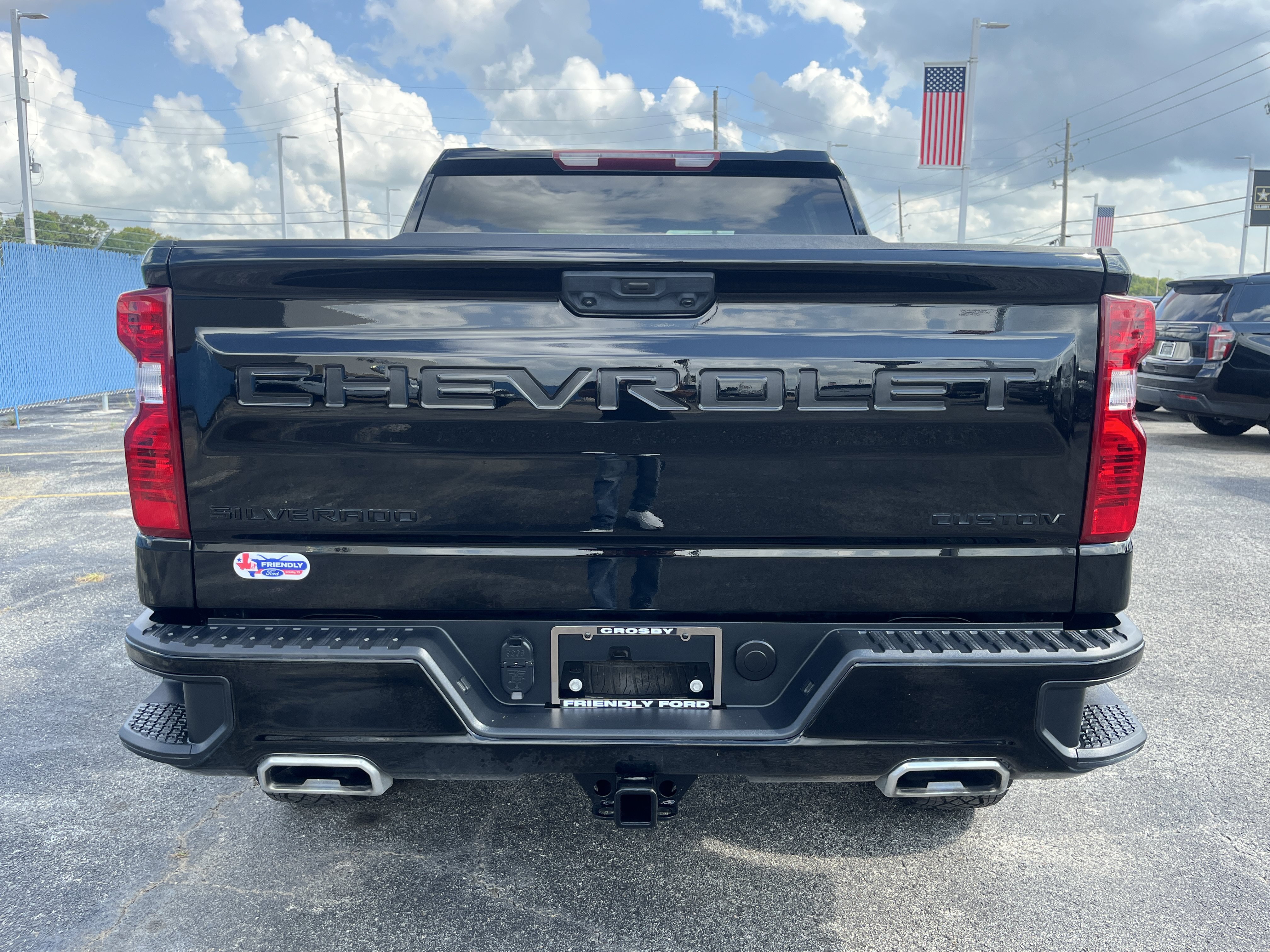 Used 2025 Chevrolet Silverado 1500 Custom Trail Boss w/ LPO, Dark Essentials Package AWD/4WD image 3