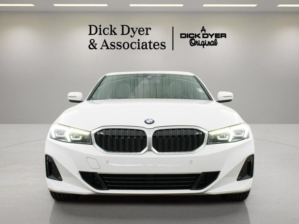Used 2024 BMW 330i Sedan w/ Convenience Package RWD image 4