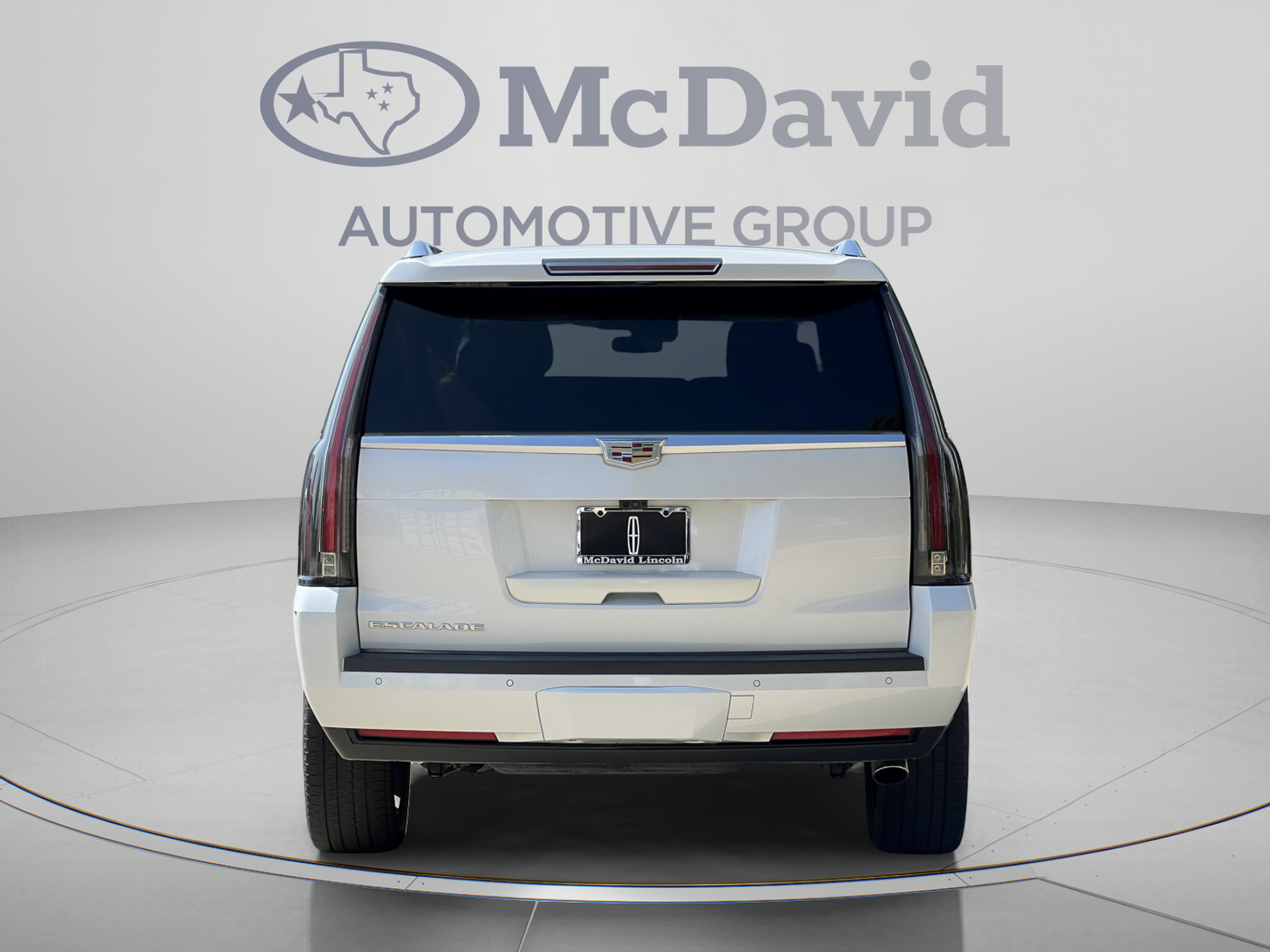 Used 2019 Cadillac Escalade ESV Luxury AWD/4WD image 6