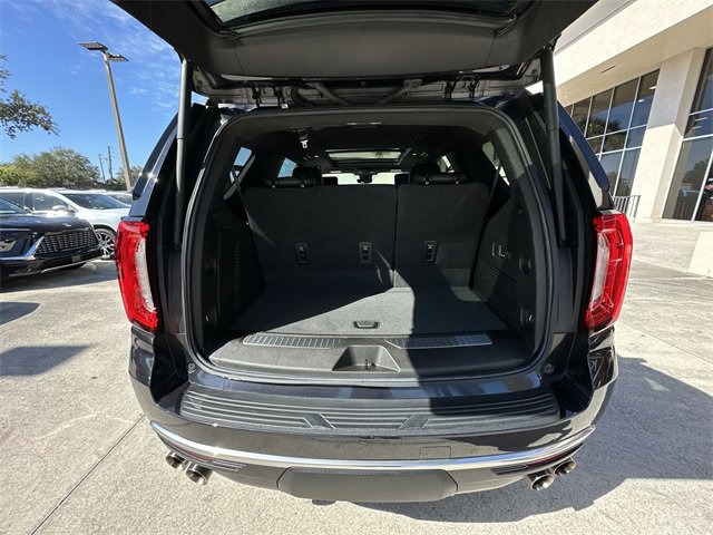 Used 2023 GMC Yukon Denali w/ Denali Reserve Package image 17