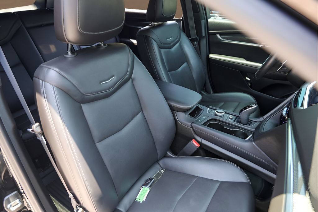 Used 2023 Cadillac XT5 Sportv w/ Technology Package AWD/4WD image 32
