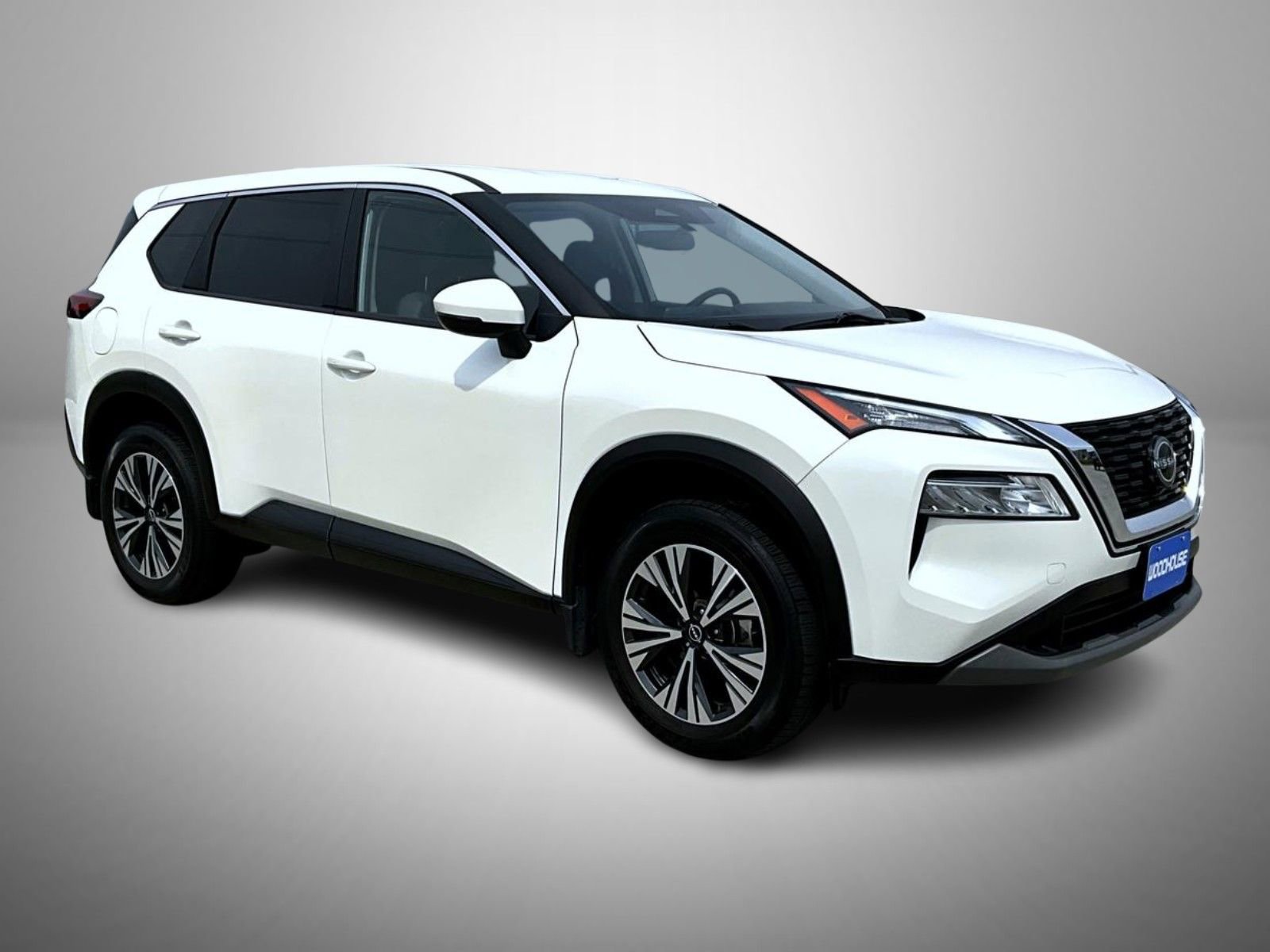 Used 2022 Nissan Rogue SV image 3